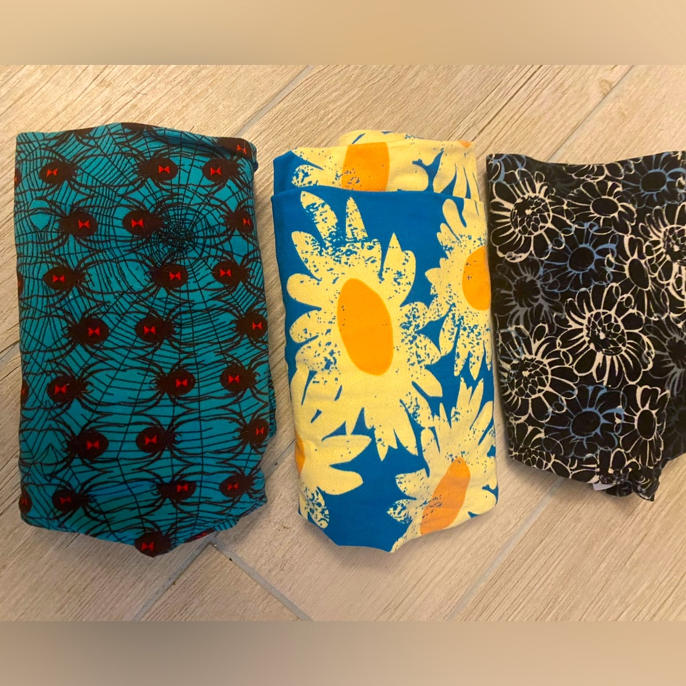 Lularoe Leggings Halloween legging included in the Bundled 3 pack